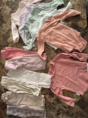 Bundles of 12 clothes longsleeve and pants 12-24 months